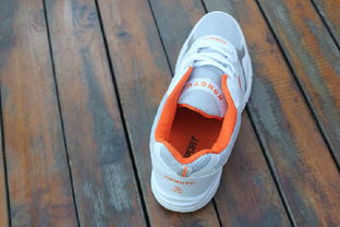 優(yōu)質(zhì)低價(jià)運(yùn)動(dòng)鞋清倉(cāng)批發(fā) 高幫帥氣球鞋與非洲市場(chǎng)專(zhuān)供庫(kù)存熱銷(xiāo)